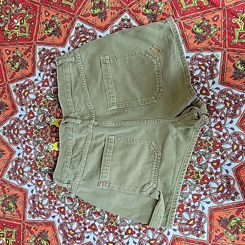 UO highrise carpenter shorts